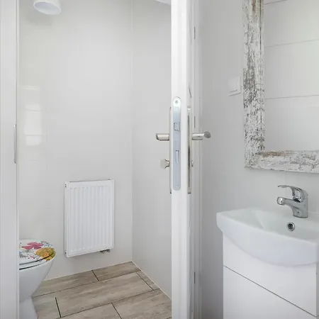 Len - Przy Samym Zejsciu Na Plaze Privatunterkunft Dziwnówek