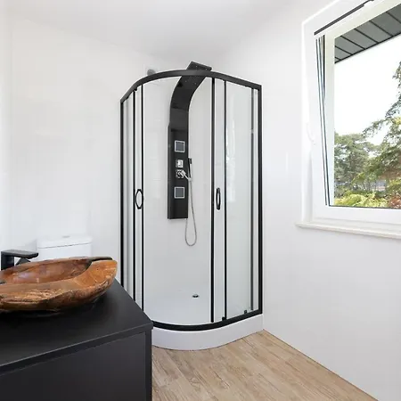 Privatunterkunft Len - Przy Samym Zejsciu Na Plaze Dziwnówek